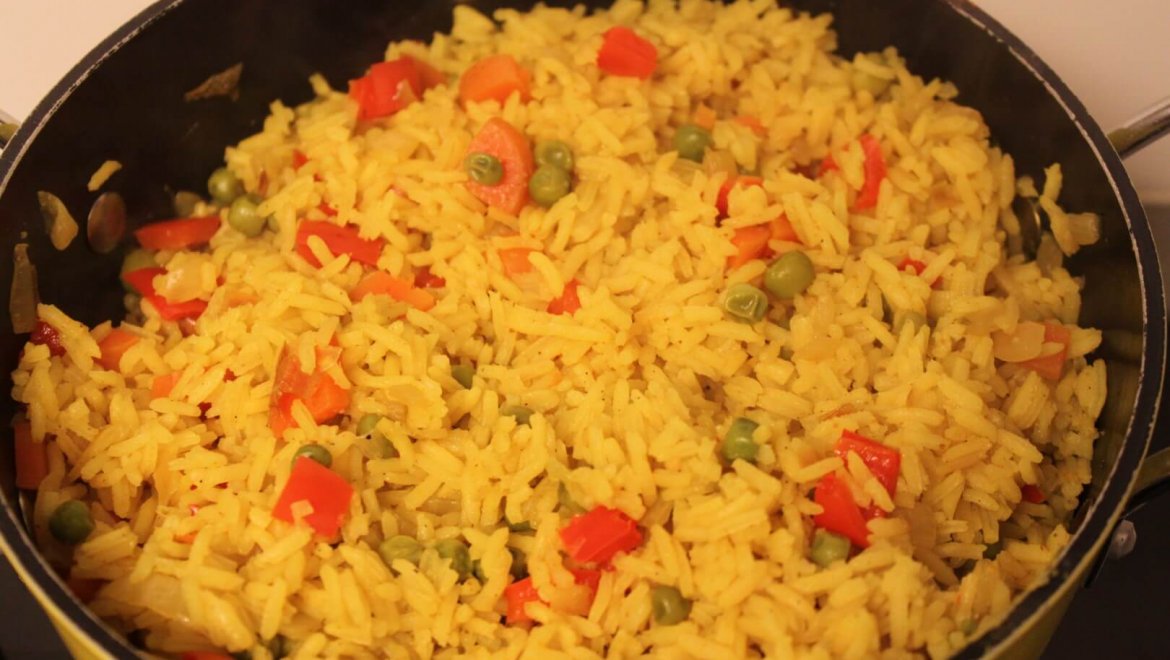 אורז עם ירקות, צבעוני, שמח וטעים בחמש דקות